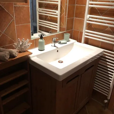 アパート Capri エゲル