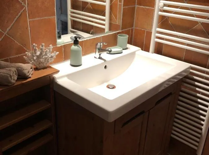 Апартаменти Capri Еґер